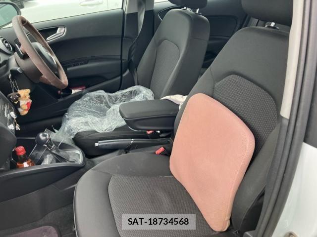 Audi A1 2013-12 7452959-9