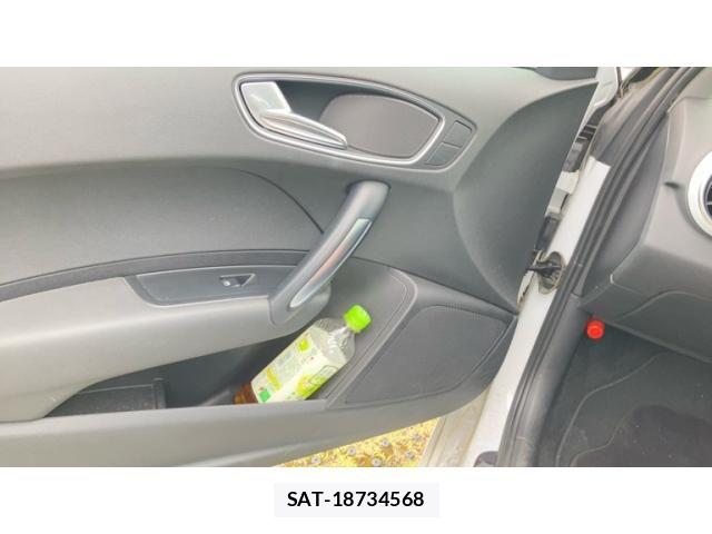 Audi A1 2013-12 7452959-25