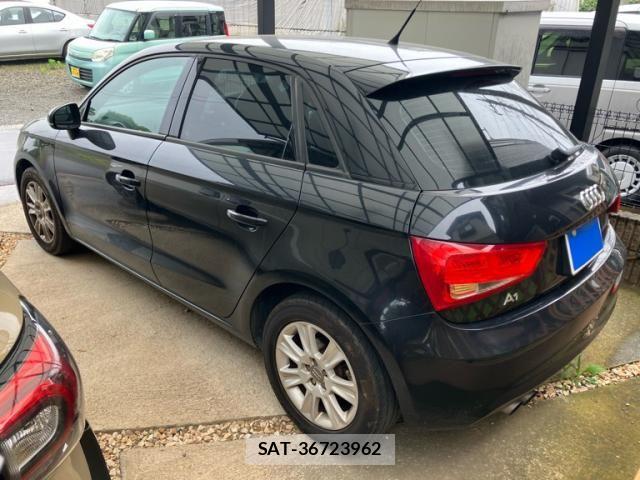 Audi A1 2013-12 7615037-4