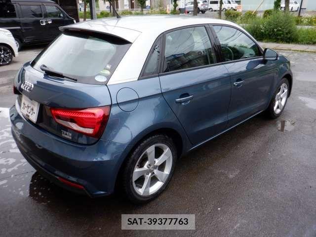Audi A1 2015-07 7782653-3