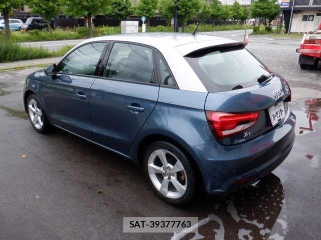Audi A1 2015-07 7782653-5