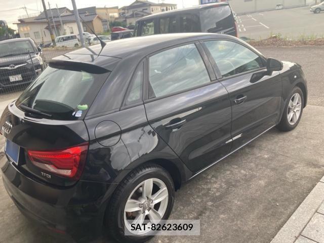 Audi A1 2017-10 8072863-4