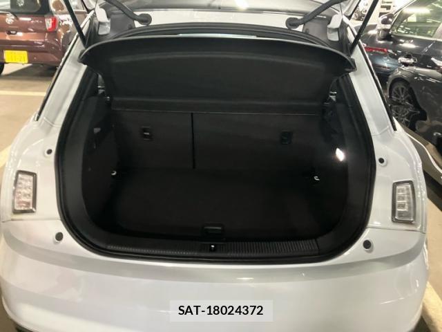 Audi A1 2017-12 8098034-11