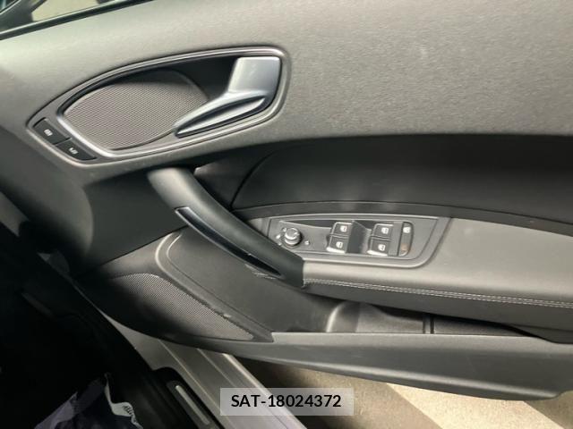 Audi A1 2017-12 8098034-15