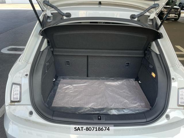 Audi A1 2016-02 8157965-8