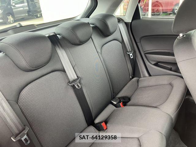 Audi A1 2017-09 8206353-10
