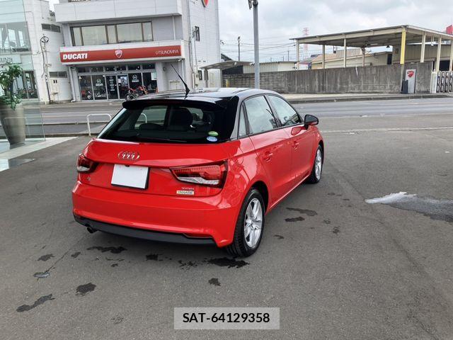 Audi A1 2017-09 8206353-4