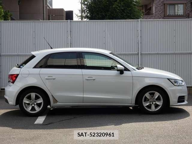 Audi A1 2017-06 8206355-10