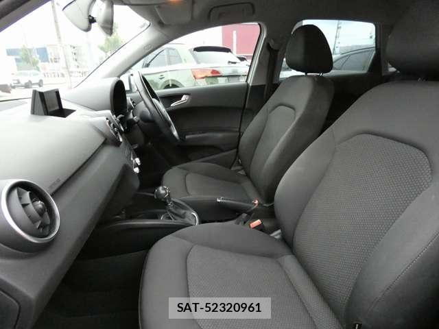 Audi A1 2017-06 8206355-12