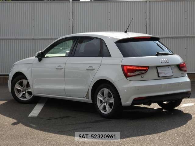 Audi A1 2017-06 8206355-5