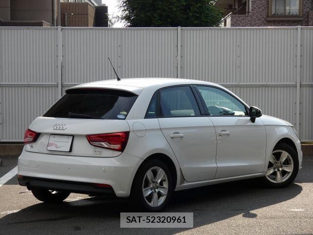 Audi A1 2017-06 8206355-6
