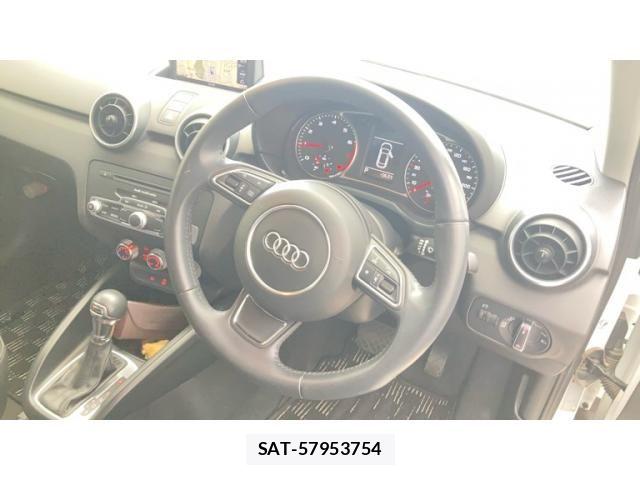 Audi A1 2014-09 8244629-9