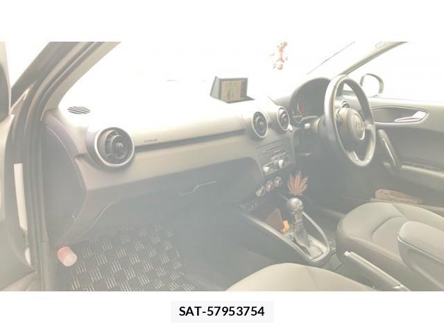 Audi A1 2014-09 8244629-6