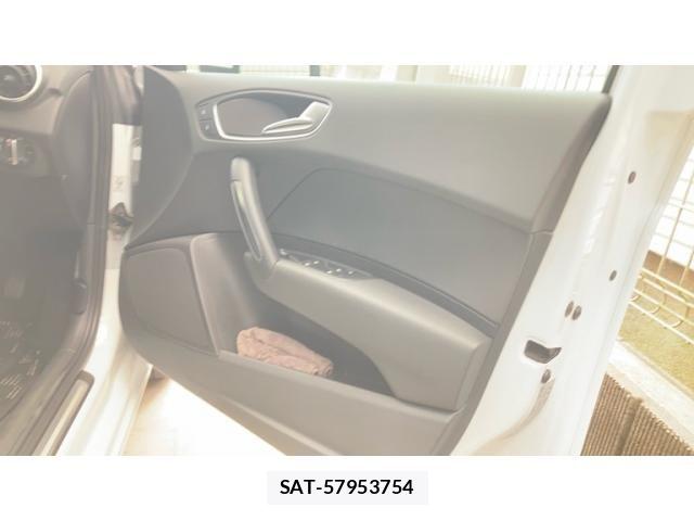 Audi A1 2014-09 8244629-8