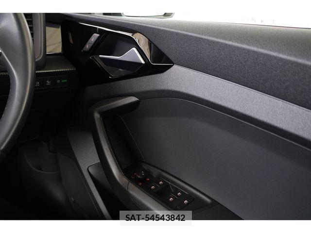 Audi A1 2023-11 8313100-17