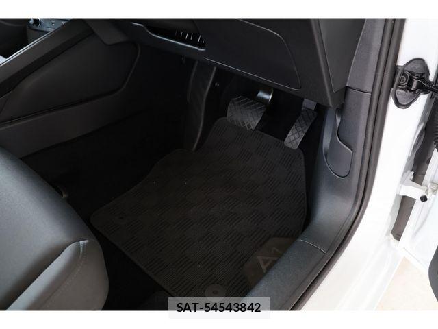Audi A1 2023-11 8313100-24