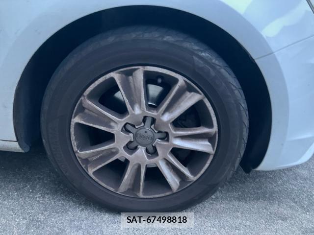 Audi A1 2012-08 8364796-3