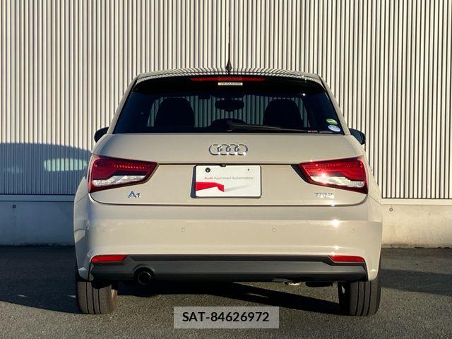 Audi A1 2018-02 8364794-4