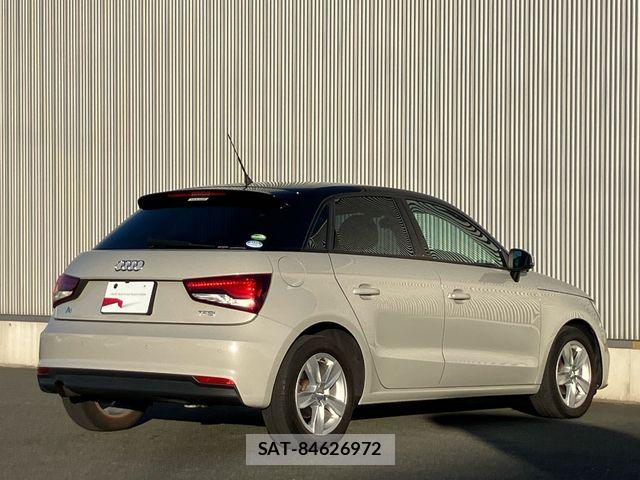 Audi A1 2018-02 8364794-5