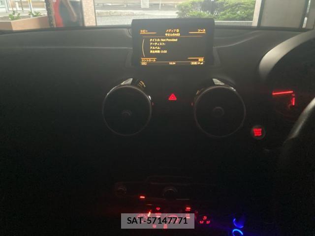Audi A1 2013-03 8371441-10