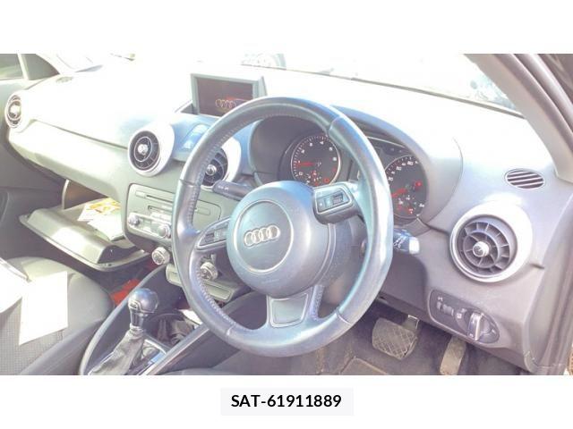 Audi A1 2014-01 8411246-9