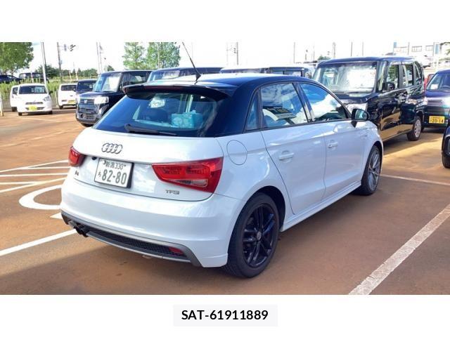 Audi A1 2014-01 8411246-2