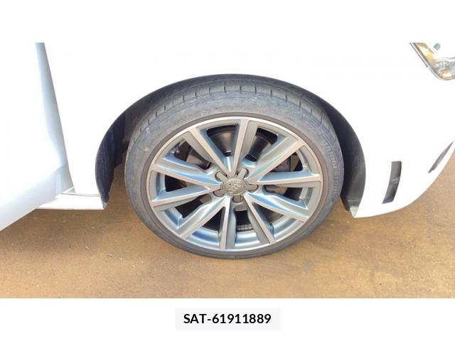 Audi A1 2014-01 8411246-7