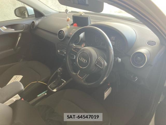 Audi A1 2014-06 8437766-10