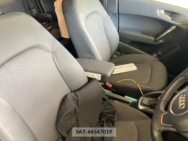 Audi A1 2014-06 8437766-11