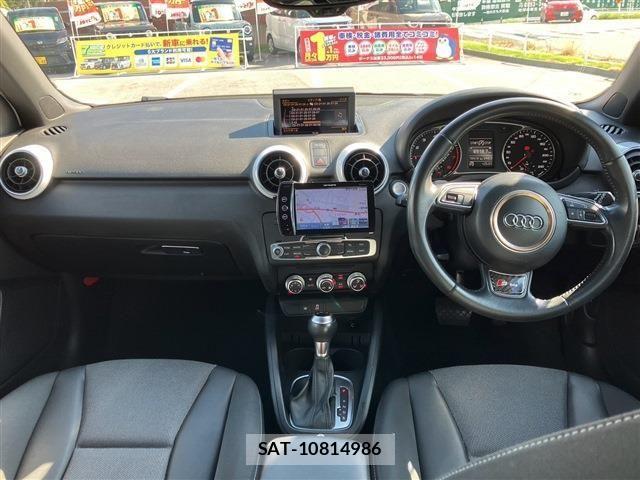 Audi A1 2013-06 8523587-9