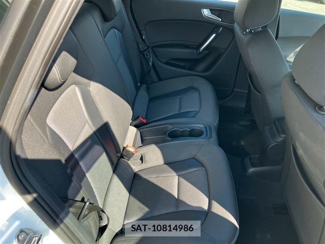 Audi A1 2013-06 8523587-11