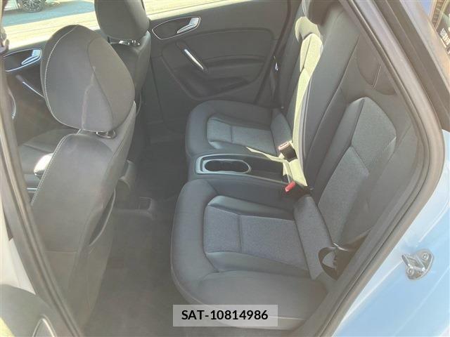 Audi A1 2013-06 8523587-13