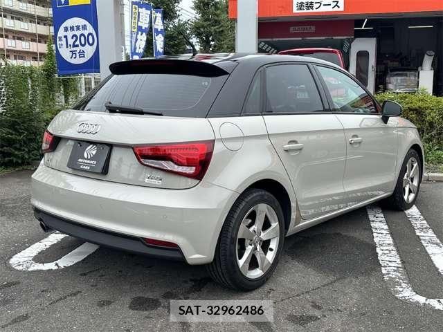 Audi A1 2017-12 8740537-15