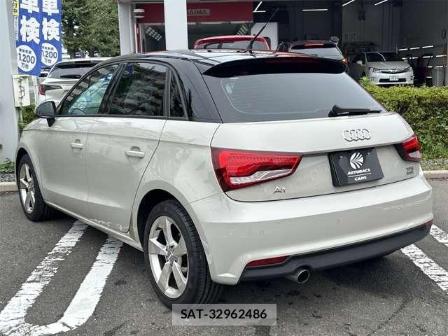 Audi A1 2017-12 8740537-17