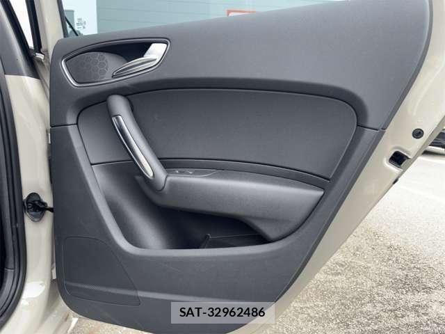 Audi A1 2017-12 8740537-28