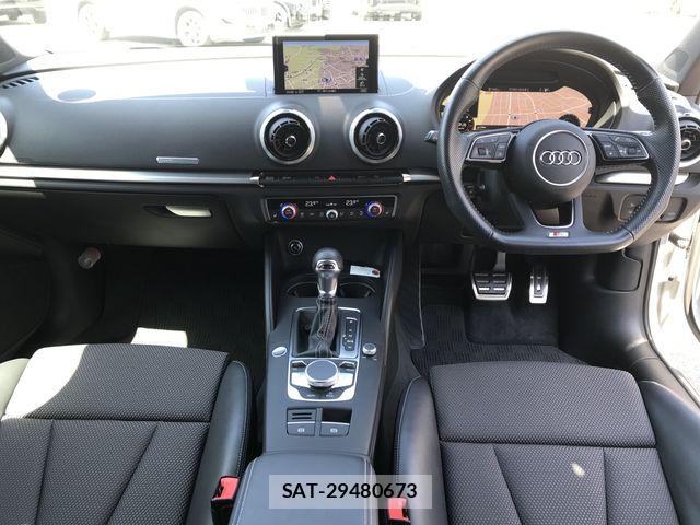 Audi A3 SEDAN 2018-03 6525457-1