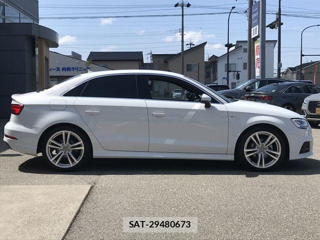 Audi A3 SEDAN 2018-03 6525457-5