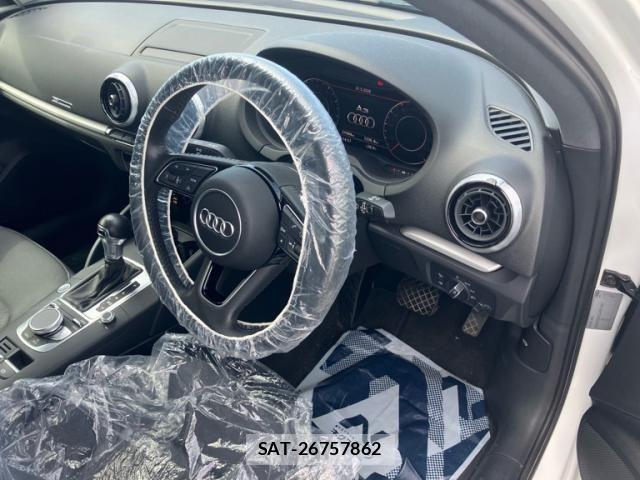 Audi A3 SEDAN 2019-10 7214973-16