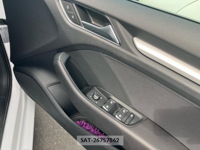 Audi A3 SEDAN 2019-10 7214973-18
