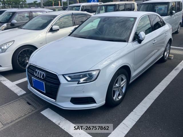 Audi A3 SEDAN 2019-10 7214973-1