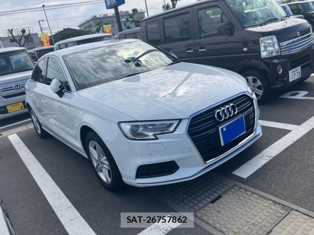 Audi A3 SEDAN 2019-10 7214973-3
