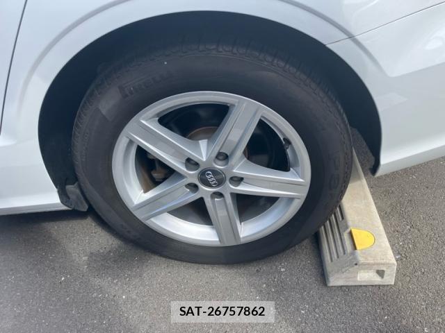 Audi A3 SEDAN 2019-10 7214973-8