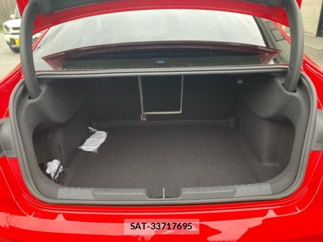 Audi A3 SEDAN 2023-02 7214971-11