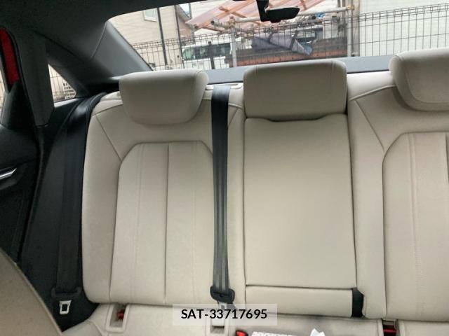Audi A3 SEDAN 2023-02 7214971-17