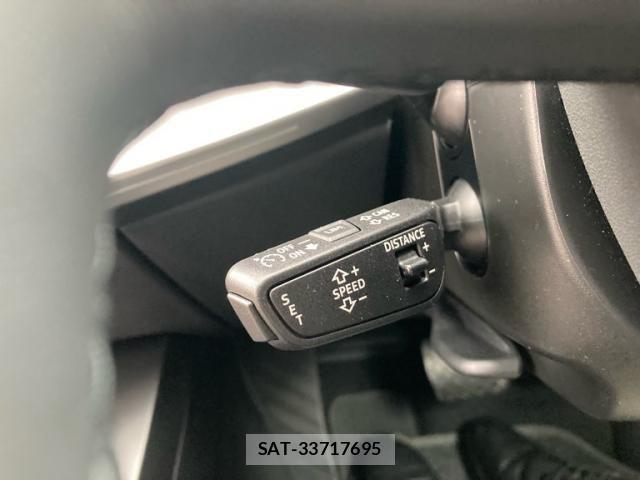 Audi A3 SEDAN 2023-02 7214971-23