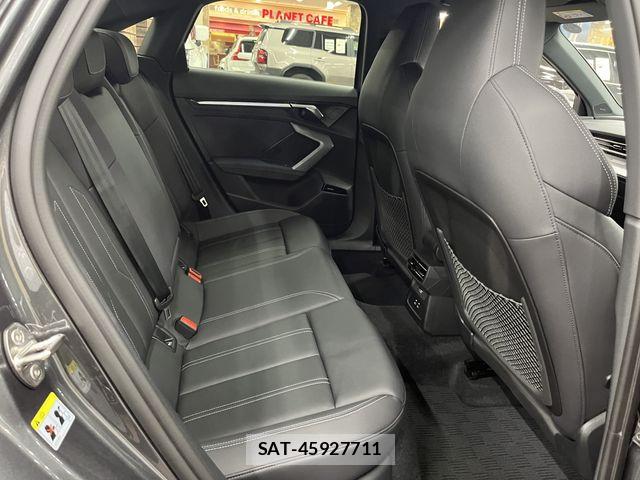 Audi A3 SEDAN 2025-03 7452960-4