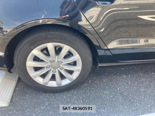 Audi A3 SEDAN 2015-09 7452967-5