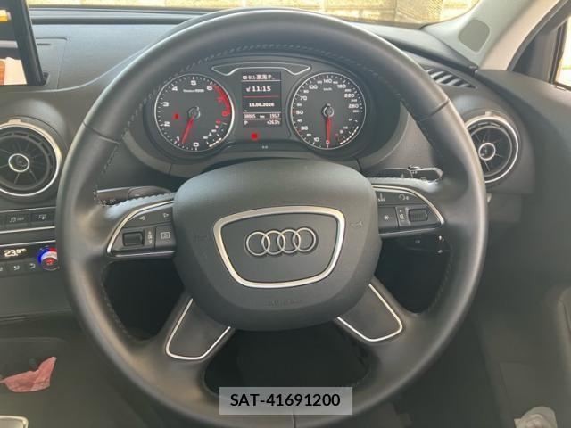 Audi A3 SEDAN 2014-06 7499574-12