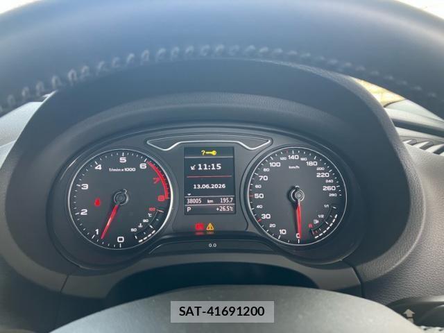Audi A3 SEDAN 2014-06 7499574-13