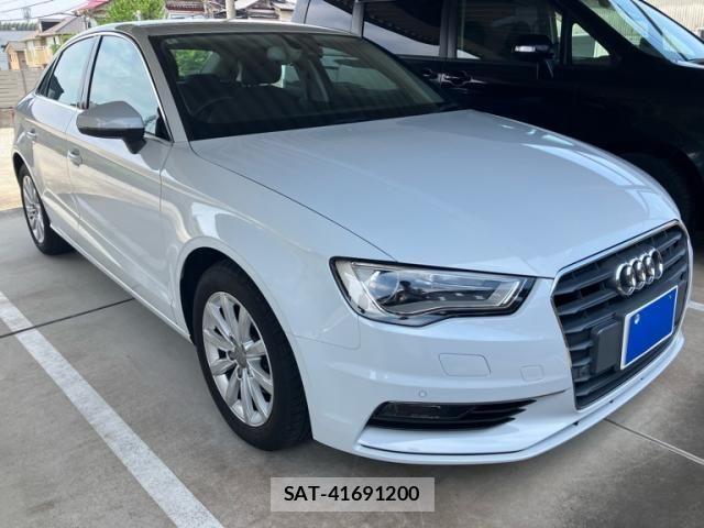 Audi A3 SEDAN 2014-06 7499574-1